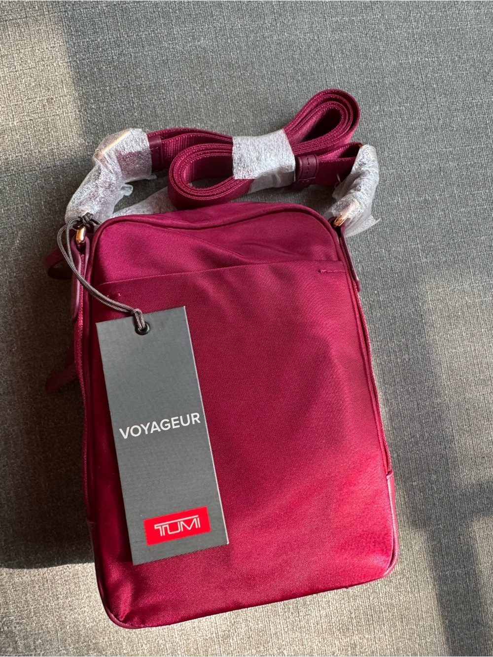 Tumi Berry Crossbody Bag – Compact Everyday Shoulder Bag - Picture 2 of 4